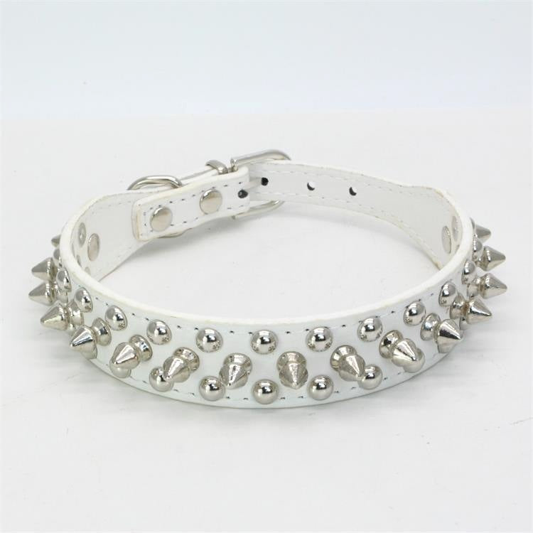 Stylisches Nieten-Hundehalsband für starke Auftritte! 🐶🔥